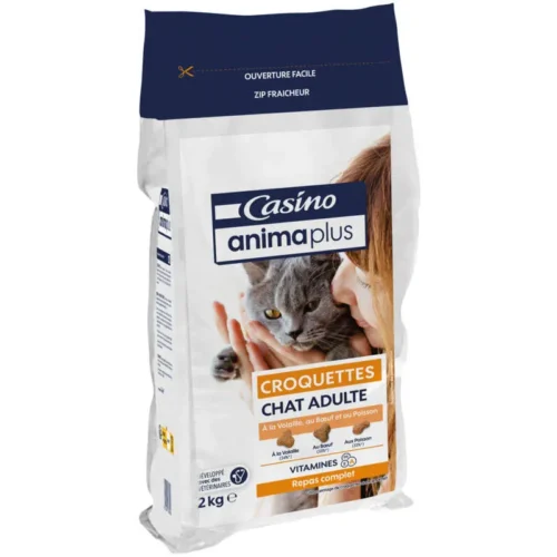 Croquettes au bœuf volaille et poisson pour chat 2Kg Animaplus - CASINO
